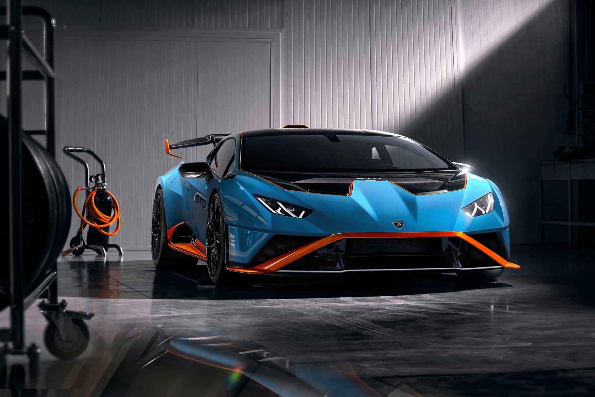 Lamborghini Huracan STO - The Lightweight 630hp Roadracer!