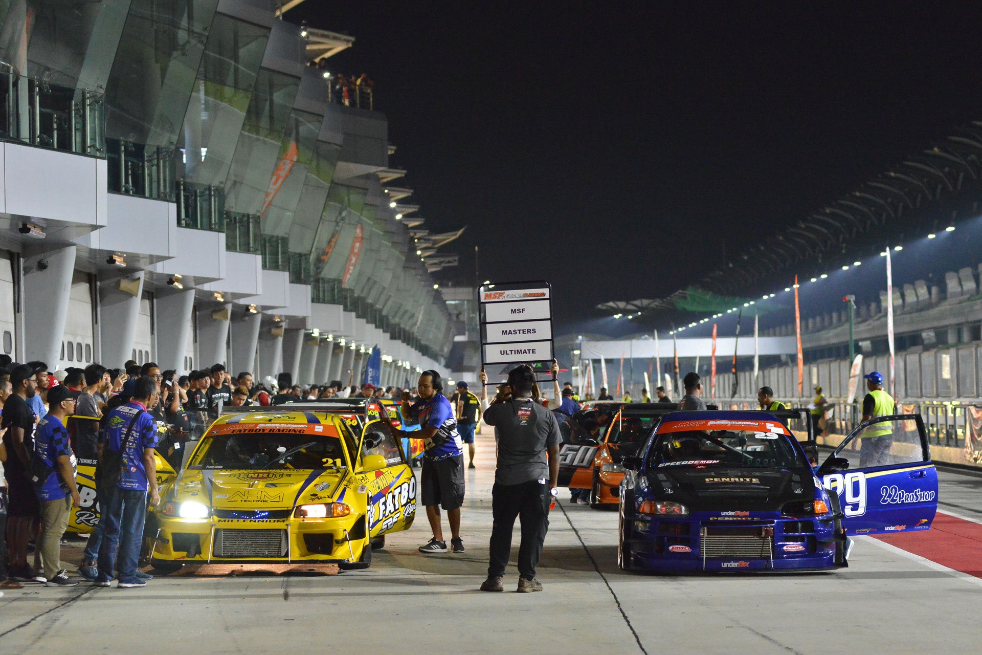 MSF participants prepping for a Sepang night race