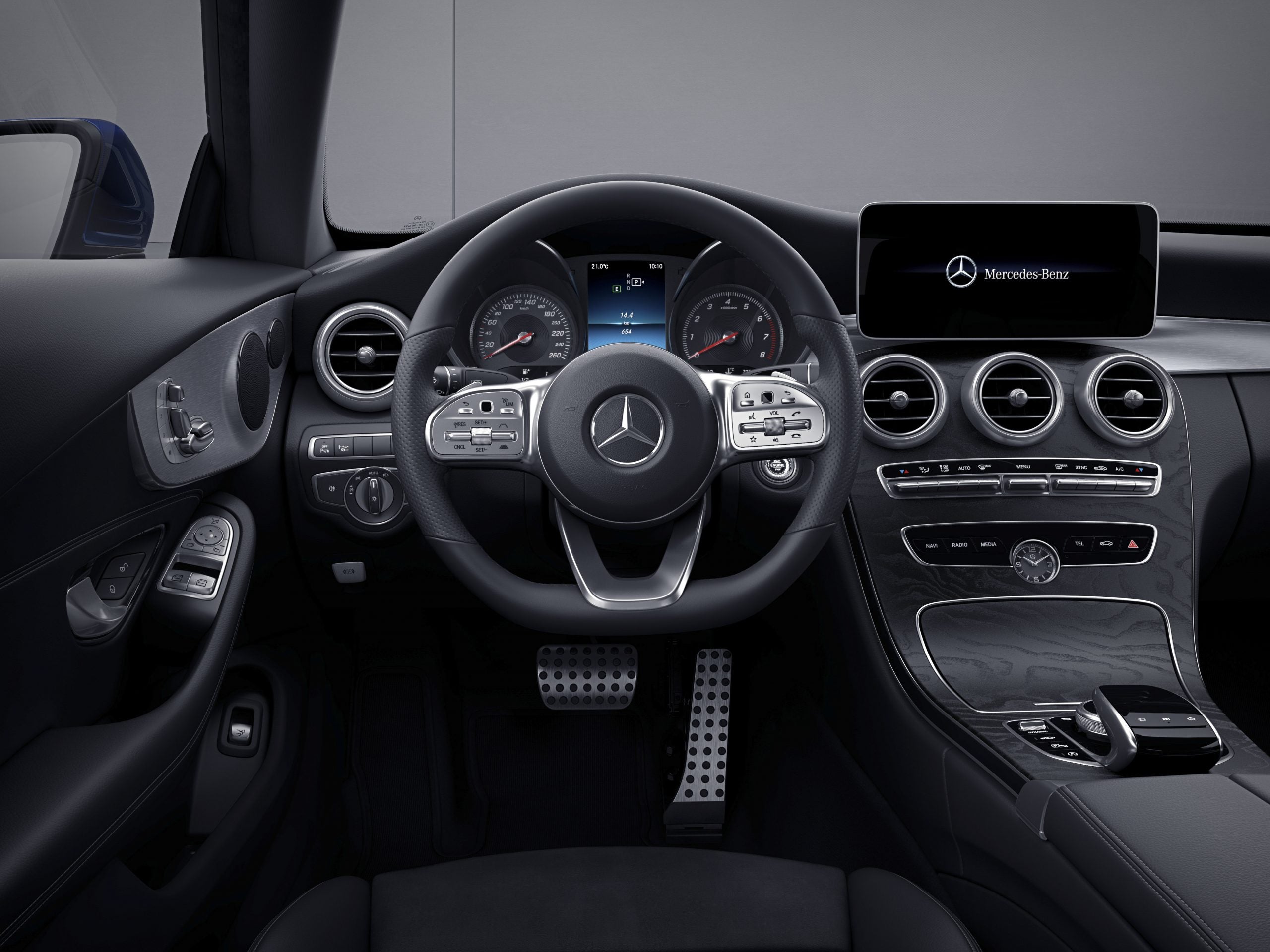 Mercedes-Benz C200 Coupe AMG Line steering wheel